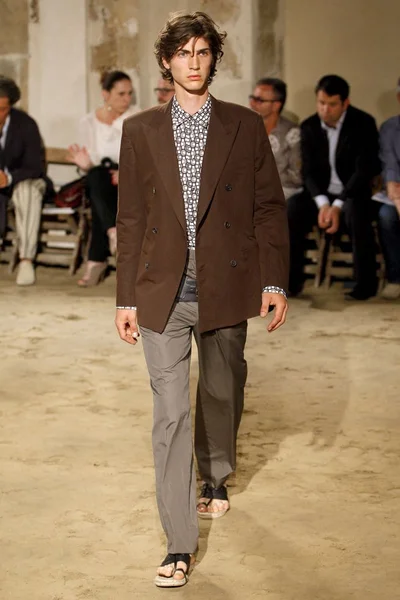 Look 35